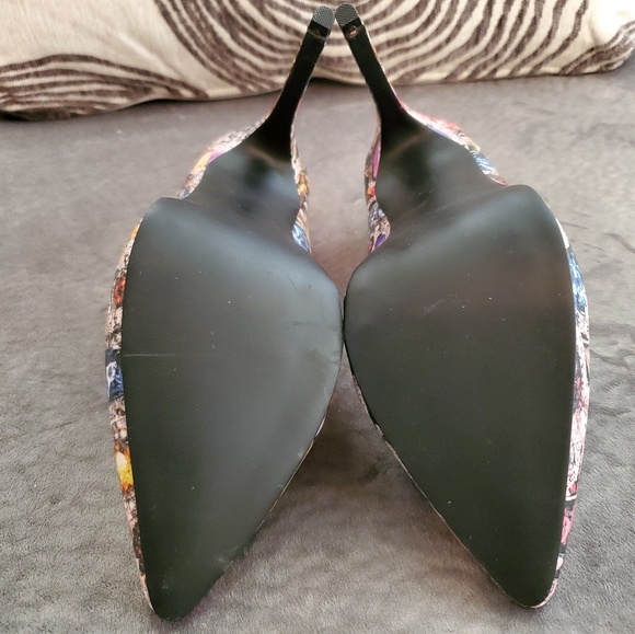 Shoes - Picture 3 of 3